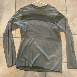 Men’s Size L Lululemon Shirt